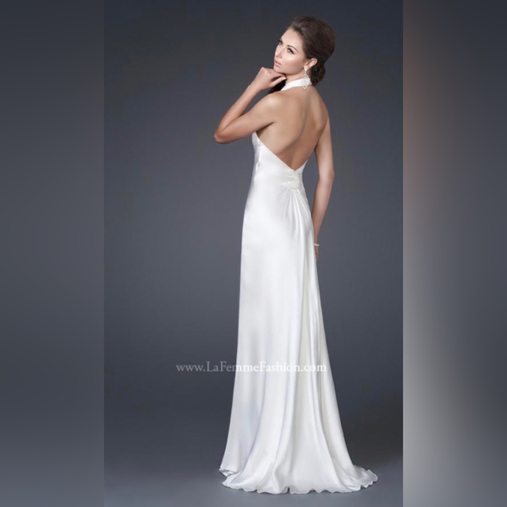 La Femme size 2 - ivory nwt beautiful dress for prom or formal